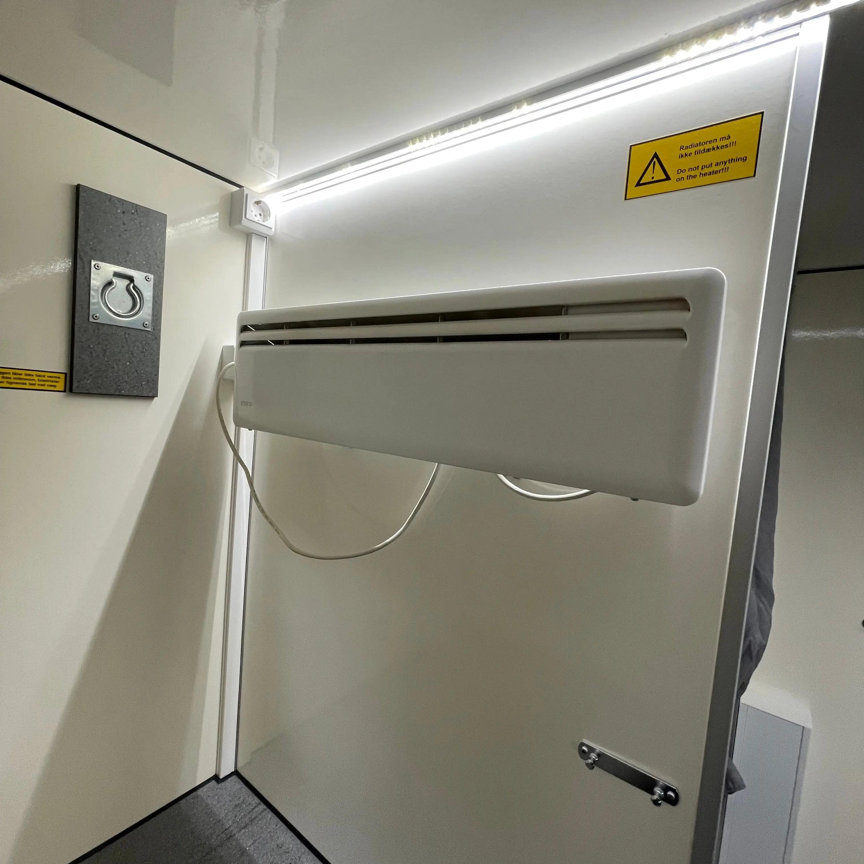 Salernis- og baðvagn 240 – með kvarnsalerni