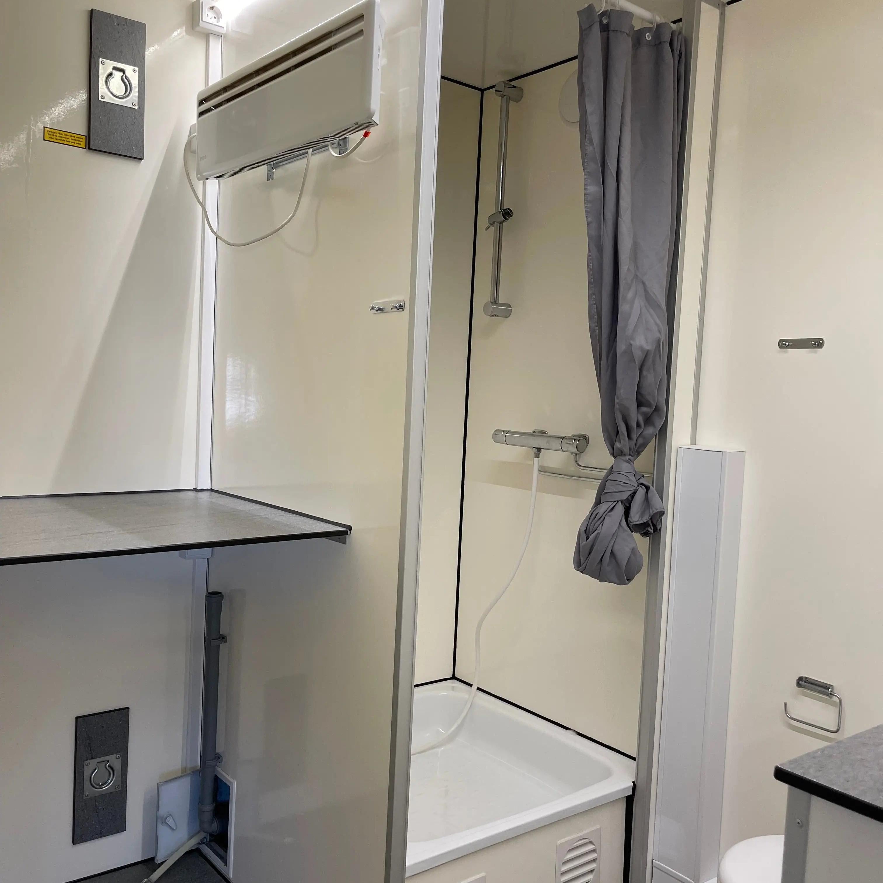 Salernis- og baðvagn 240 – með kvarnsalerni